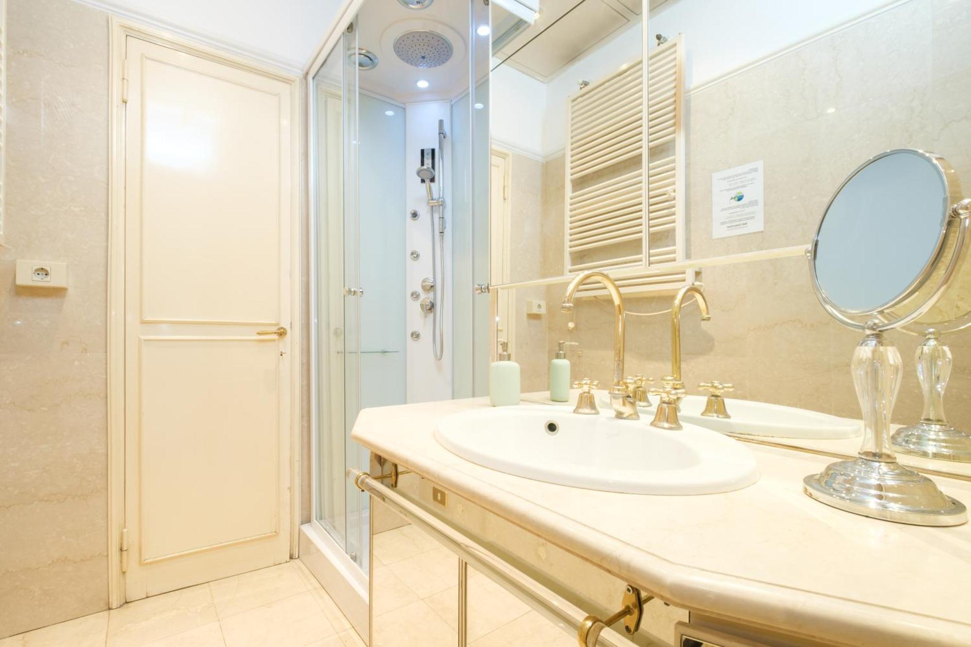 Double Room,1689852344:JPEG